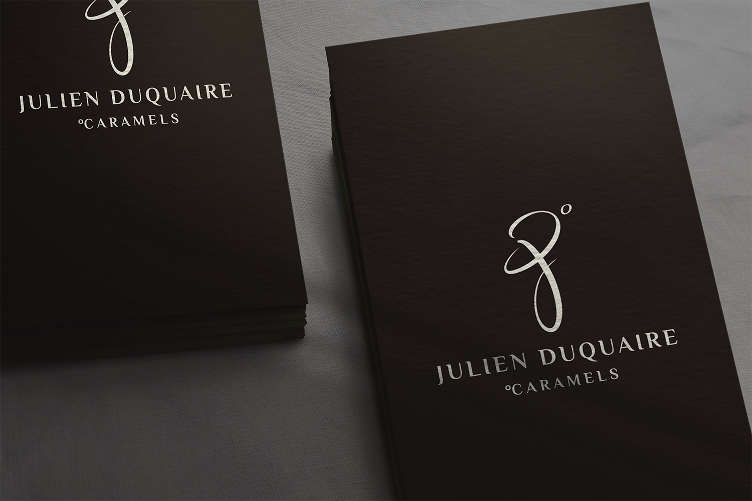 Julien duquaire logo carte de visite mockup